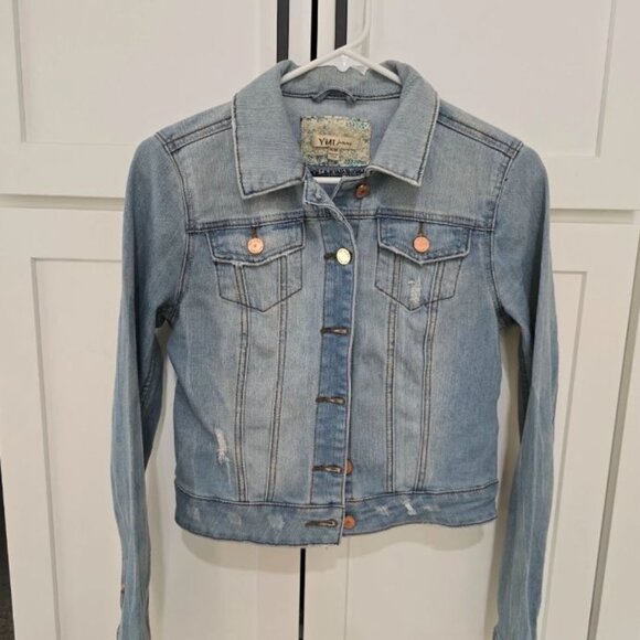 YMI Jeans Distressed Light Blue Jean Jacket Size Medium Crop Button Front - Picture 1 of 9